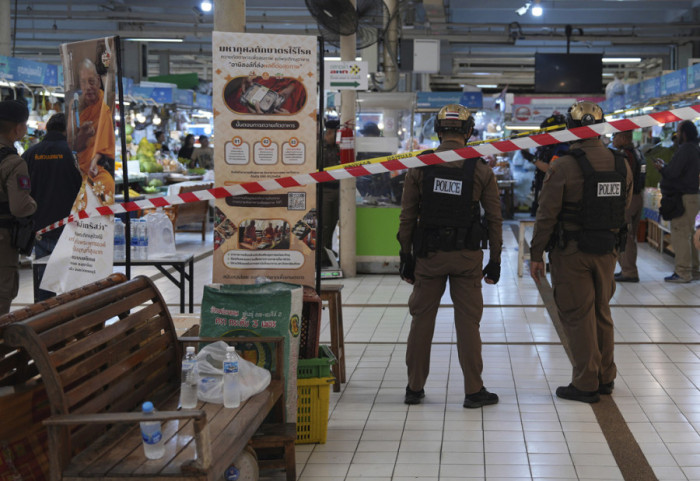 Najmanje šest osoba poginulo u pucnjavi u Bangkoku