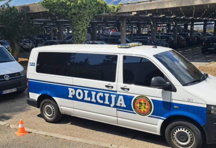 Dvanaestogodišnjak vozio auto u Nikšiću, izazvao saobraćajnu nesreću: Teško povređen pešak