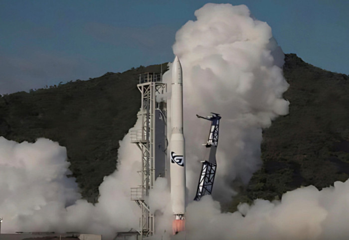 (FOTO/VIDEO) Prva orbitalna raketa proizvedena u Australiji srušila se nakon 14 sekundi leta