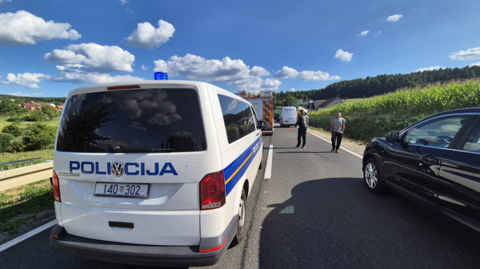 Jedna osoba poginula, dve povređene u sudaru automobila u Karlovcu u Hrvatskoj