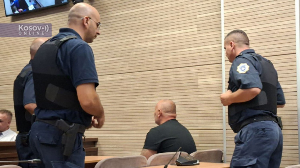 (FOTO/VIDEO) Miloš Plesković iz Prizrena osuđen na 15 godina zatvora, tereti se za ratni zločin iz 1998. godine