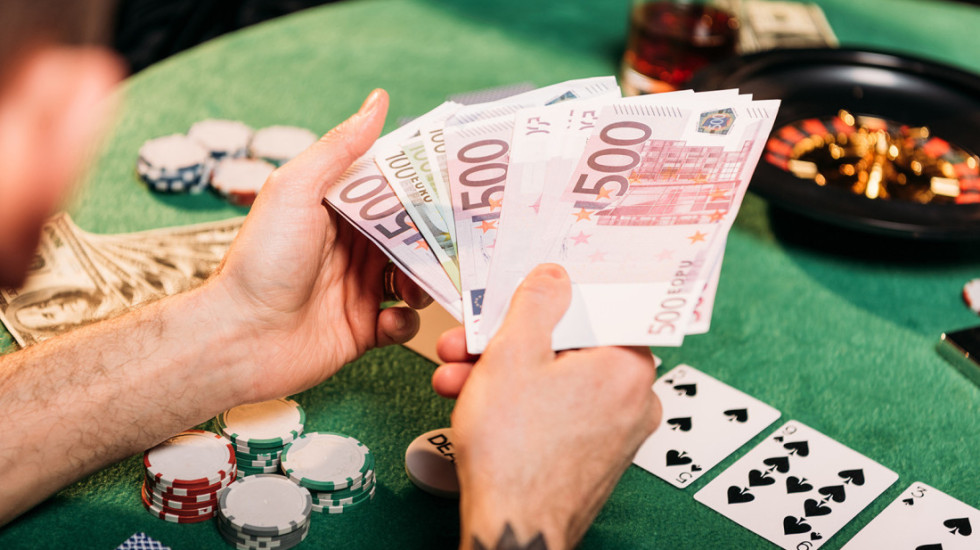 Hotel u Budvi prijavio da je radnik obezbeđenja ukrao iz kazina 300.000 evra
