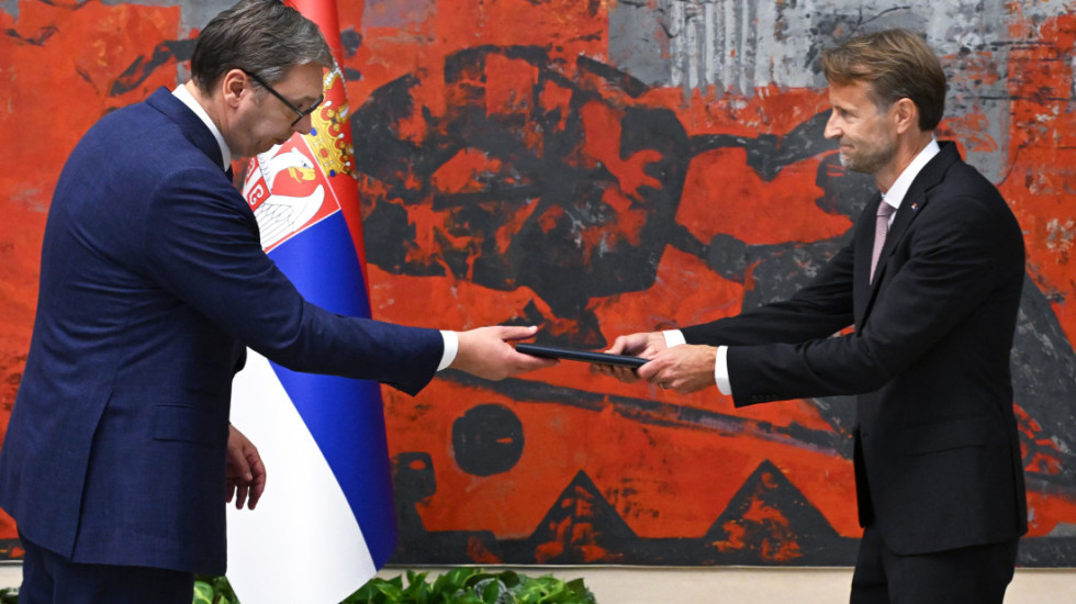Vučić primio akreditivna pisma novog ambasadora Andreasa fon Bekerata: "Članstvo u EU ostaje strateški cilj Srbije"