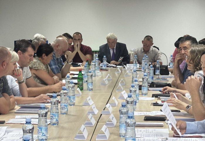(FOTO) U Kosjeriću se održava konstitutivna sednica Skupštine opštine, prisustvuju svi odbornici