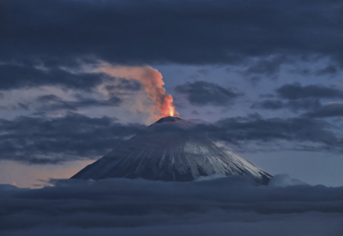 Geolog o erupciji vulkana: Na Kamčatki uobičajena pojava, mala mogućnost za aktivnosti na Balkanu