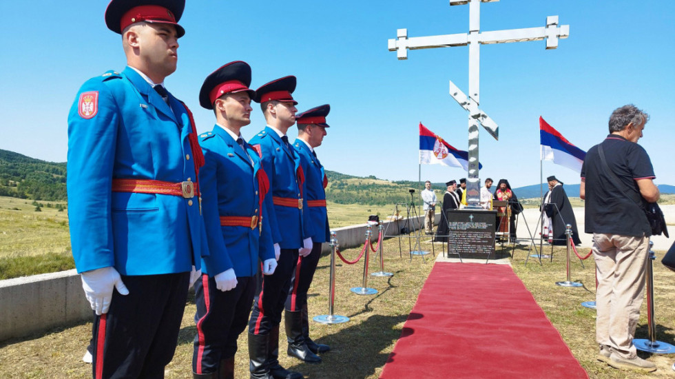 (FOTO) Obeleženo 30 godina od stradanja srpskih civila na Petrovačkoj cesti: "Nemoguće pojmiti ponovo klicanje ustašama"