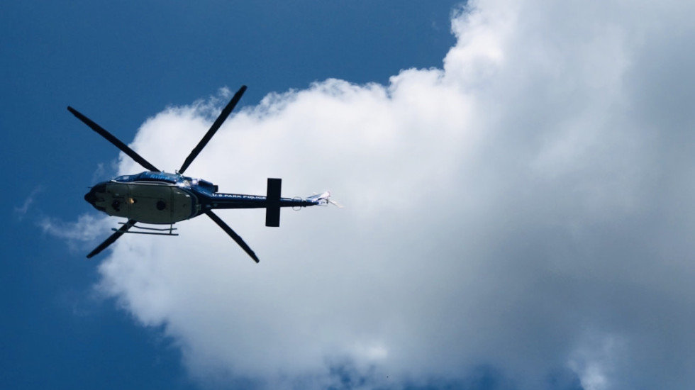 Srušio se helikopter na baržu na reci Misisipi, dvoje poginulo