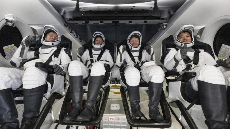 Nakon pet meseci u orbiti na Zemlju se vratilo četvoro astronauta