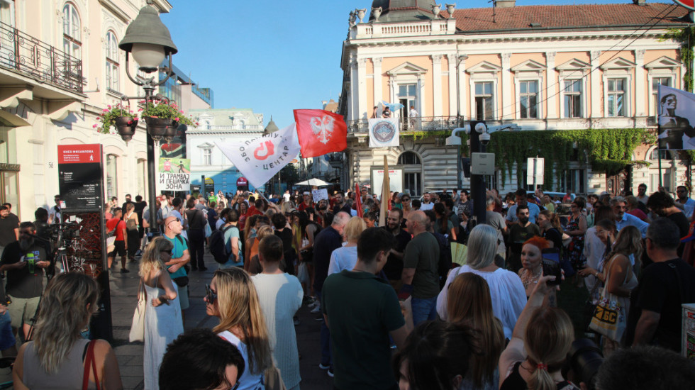 Održan protest "Ne damo dvojku" u Beogradu: Pariska ulica bila blokirana za saobraćaj pola sata