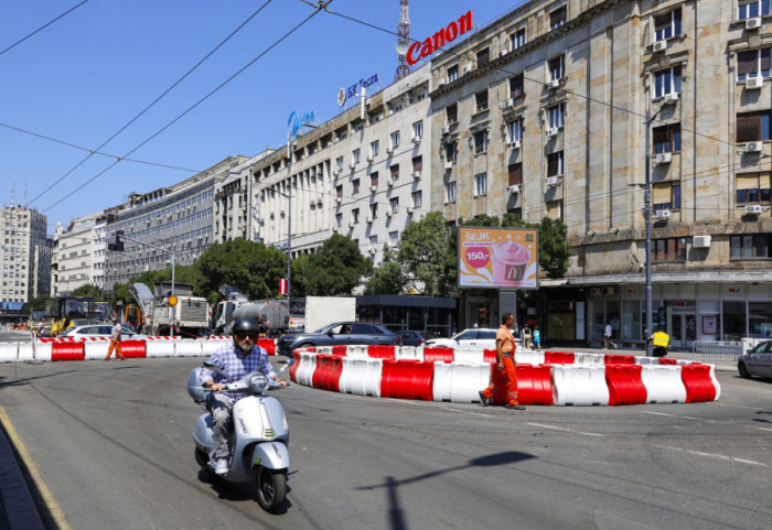 (FOTO/VIDEO) Završni radovi u centru: Prestonica dobija još tri kružna toka i novi "simbol grada"