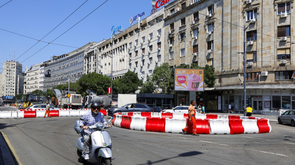 (FOTO/VIDEO) Završni radovi u centru: Prestonica dobija još tri kružna toka i novi "simbol grada"