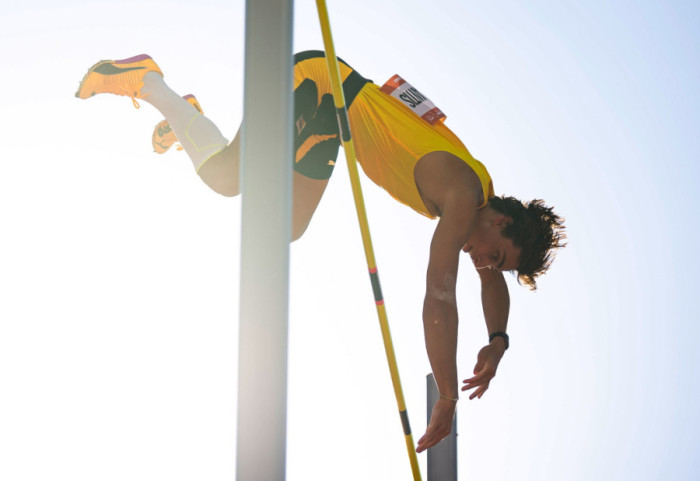 Švedski atletičar Armand Duplantis oborio svetski rekord u skoku s motkom