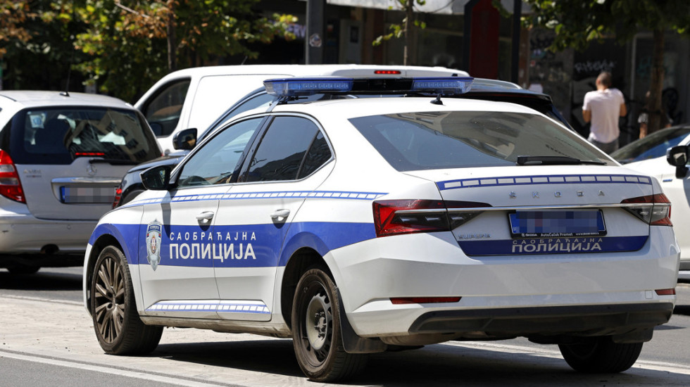 Automobil sleteo sa puta kod restorana u Smederevu, povređena jedna osoba