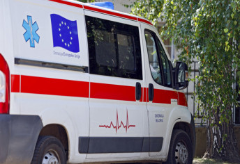 Sleteo sa puta i udario u metalni kontejner: Poginuo motociklista (47) kod Velike Plane