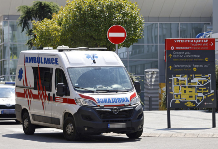 Na Voždovcu devojčica (13) udarena na pešačkom prelazu, prevezena na Institut za majku i dete