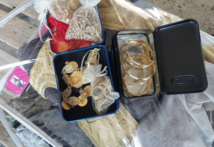 Na prelazu Preševo sprečen pokušaj šverca skoro pola kilograma nakita vrednog više od 2,5 miliona dinara