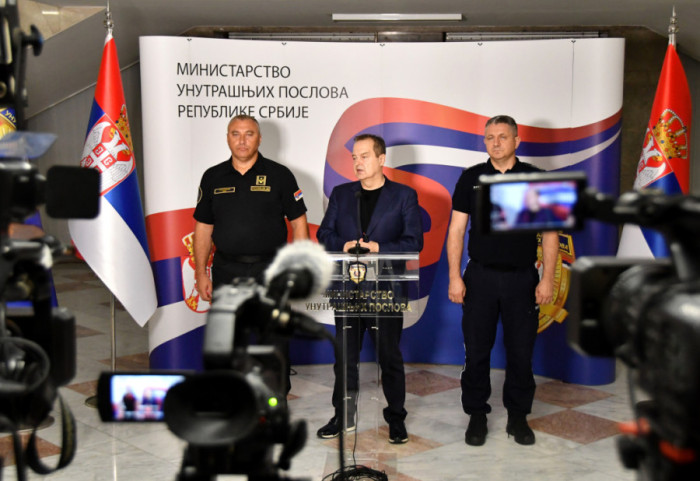 Dačić: Najmanje 42 policijska službenika povređena, nekoliko teže, uhapšeno 37 osoba