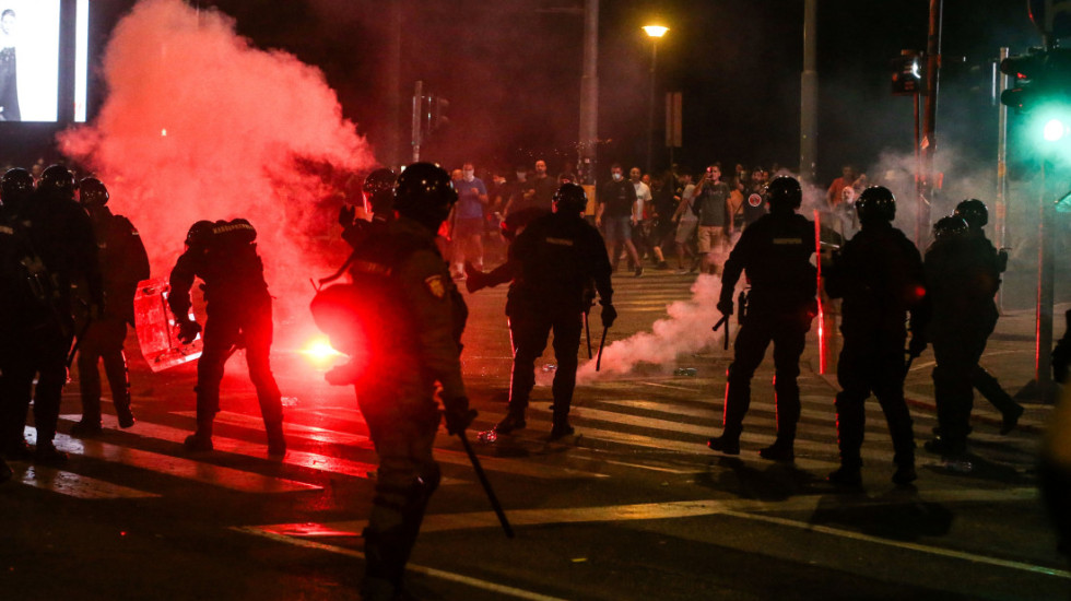 Dvojica demonstranata na saslušanju priznala napade na policajce, dobiće uslovne i novčane kazne
