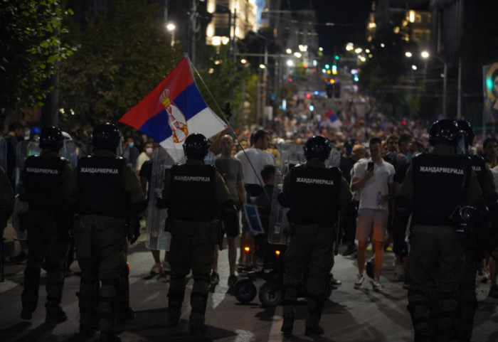 Protesti u više gradova ispred policijskih stanica, Pančevci prošetali do zatvora zbog hapšenja studenta ETF