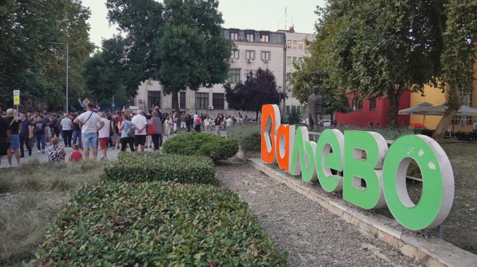 Incidenti na sednici Skupštine grada Valjeva: Verbalni sukobi i guranje, opozicija napustila salu