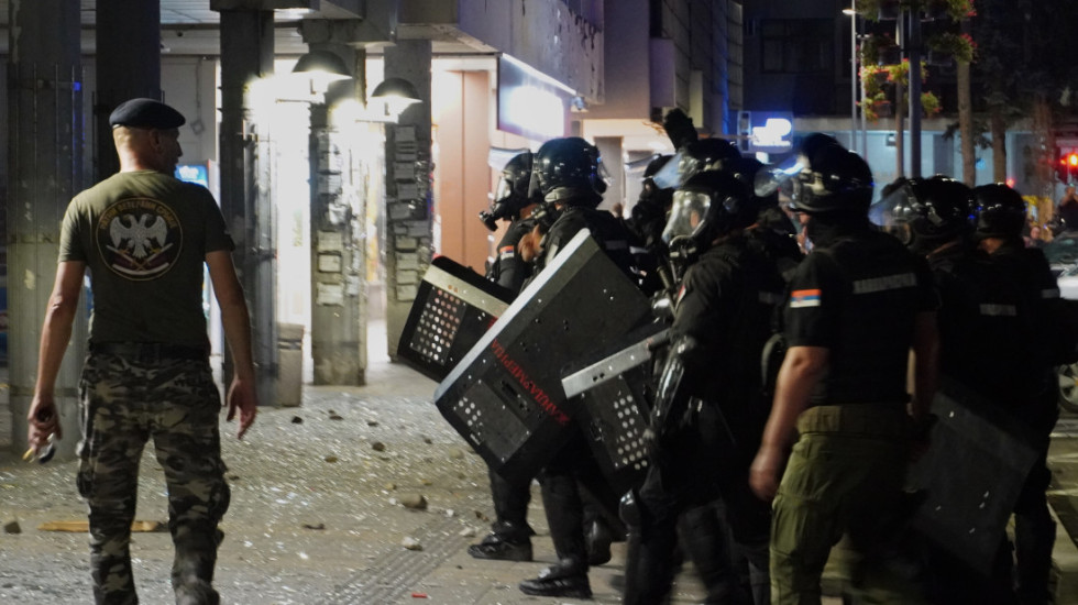 MUP nakon protesta: U Valjevu povređeno šest policijskih pripadnika, ukupno zadržano 16 osoba