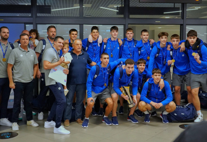 (FOTO) Zlatni srpski kadeti stigli u Beograd posle osvajanja medalje na Evropskom prvenstvu u Gruziji