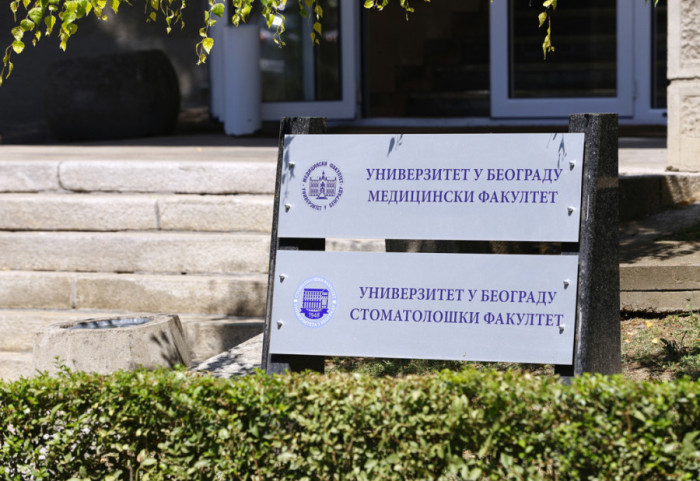 Prekinuta sednica Saveta Medicinskog fakulteta: Profesori Stojković i Arsić Arsenijević različito o razlozima prekida