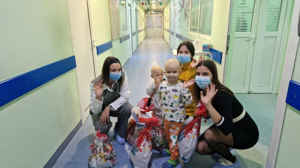 Anastasija (20) je heroina godine, posećuje bolesnu decu u 16 ustanova: "Zaborave na bol i terapije u tih nekoliko sati"