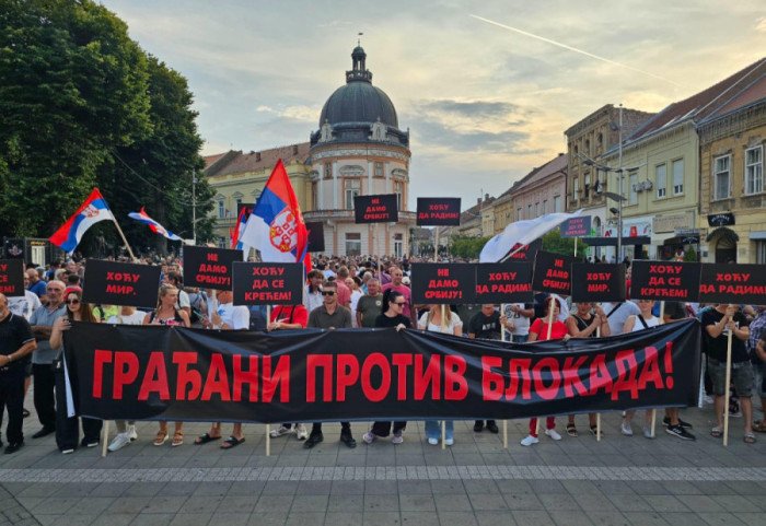 (FOTO/VIDEO) "Hoćemo normalan život": Širom Srbije održana okupljanja građana koji se protive blokadama
