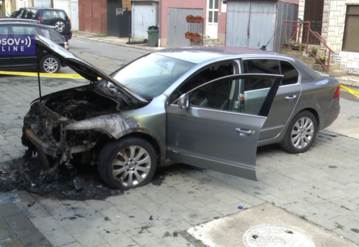 (FOTO/VIDEO) Kandidatu za odbornika Srpske liste zapaljen auto: "Cilj je da zastraše mene i moju porodicu"