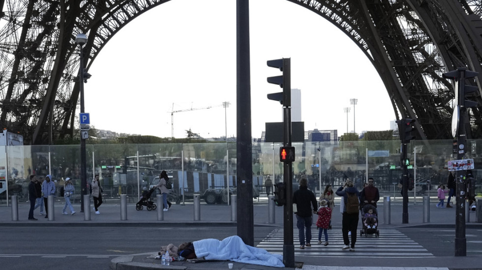 Pariska policija uhapsila beskućnika (24) osumnjičenog za četvorostruko ubistvo, žrtve pronađene u Seni