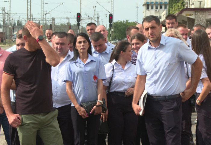 (VIDEO) Štrajk železničara u Crnoj Gori: Vozovi stoje, putnici čekaju, menadžment ne pristaje na ultimatume