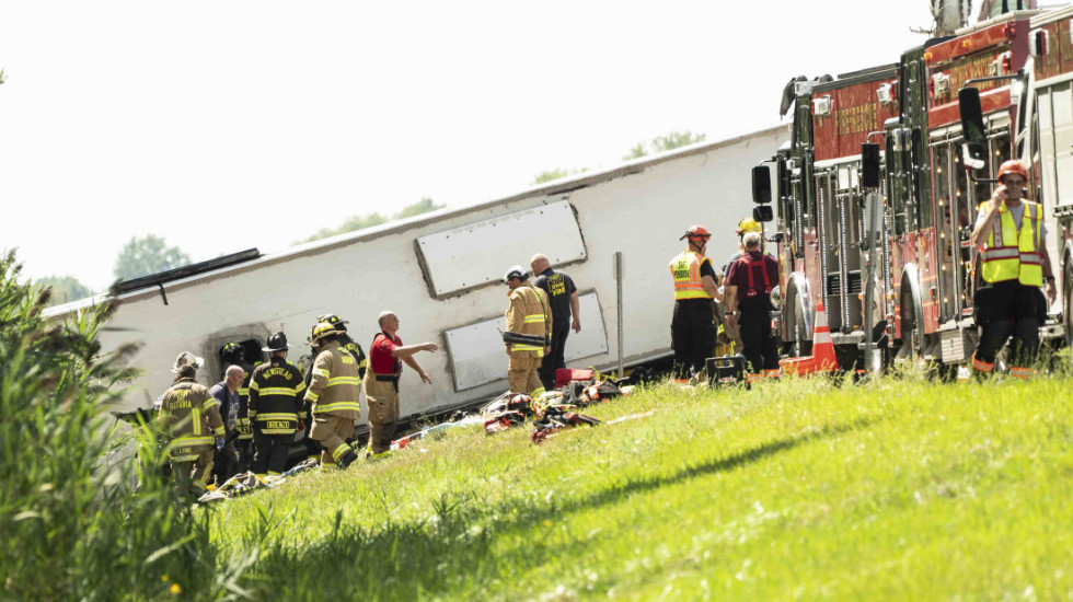 (FOTO) Petoro poginulo, 24 osobe povređene: Autobus se prevrnuo u povratku sa Nijagarinih vodopada