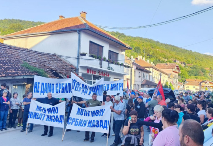Širom Srbije počeli skupovi građana protiv blokada