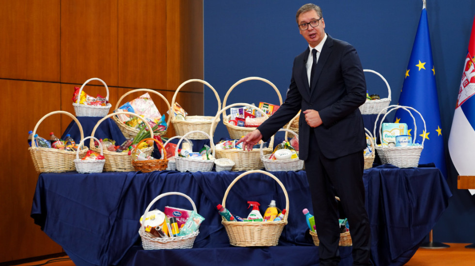 Vučić o ekonomskim merama: Smanjićemo cene za skoro 3.000 proizvoda, najniže kamatne stope u istoriji Srbije