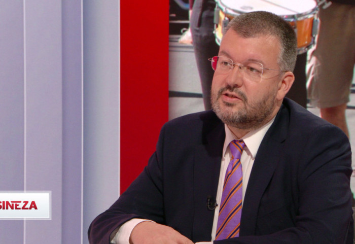 Čedomir Antić u Sintezi: Studentski pokret nema dovoljno demokratičnosti, izbori mogući ako to bude odgovaralo vlasti