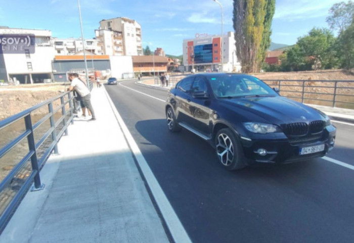 (VIDEO) U Kosovskoj Mitrovici otvoren novi most preko reke Ibar
