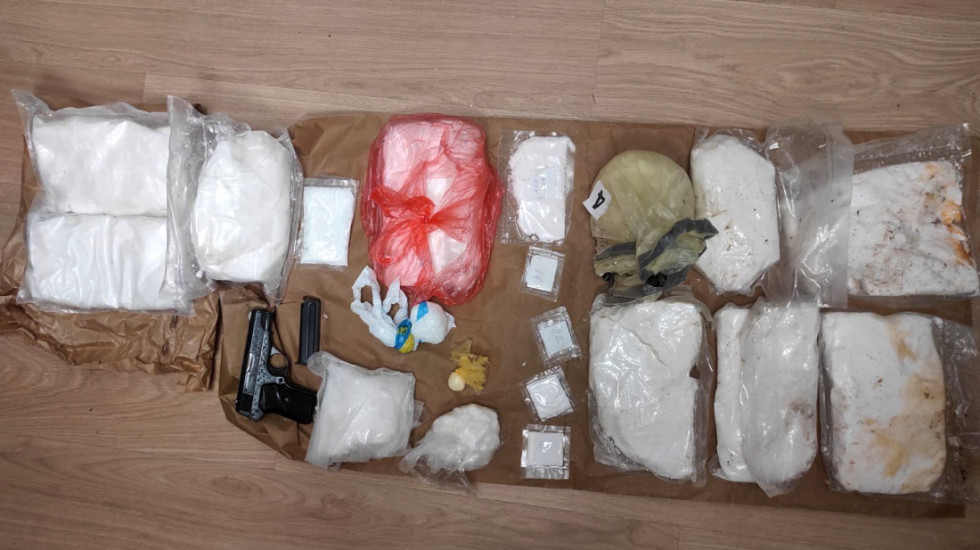 (FOTO) Policija u Sremskoj Mitrovici zaplenila više od 18 kilograma amfetamina, uhapšen muškarac (49)