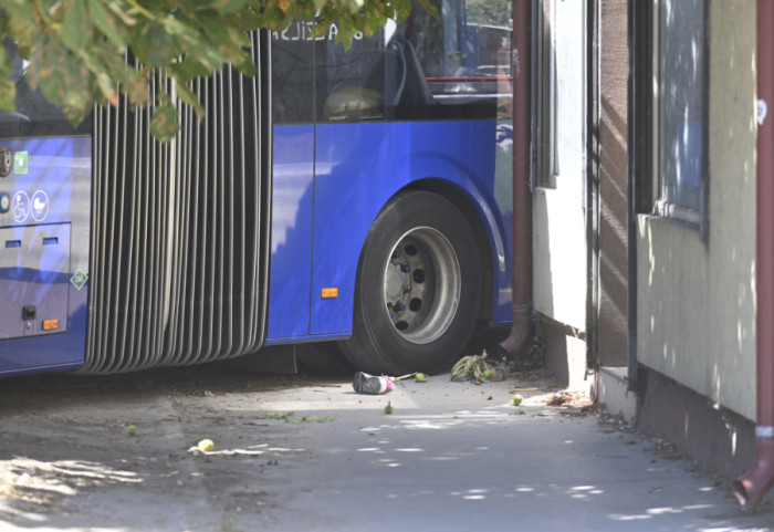 Tužilaštvo traži pritvor za vozača autobusa koji je u Zemunu pregazio devojku na pešačkom prelazu