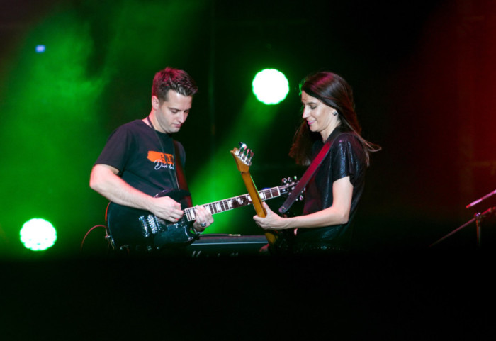 (FOTO) Nastupom grupe "E-play" počeo Beer fest na beogradskom Ušću