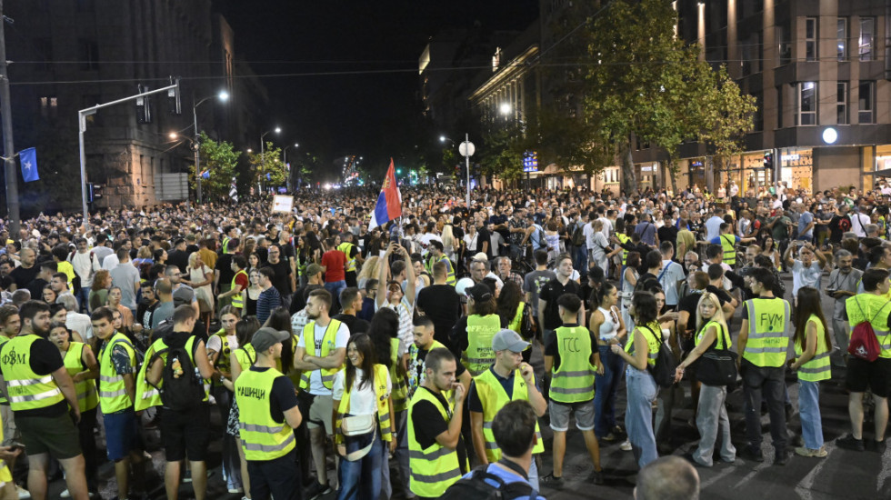 MUP: U Novom Sadu dve osobe pritvorene, troje povređeno, na ulicama Srbije 19.665 ljudi