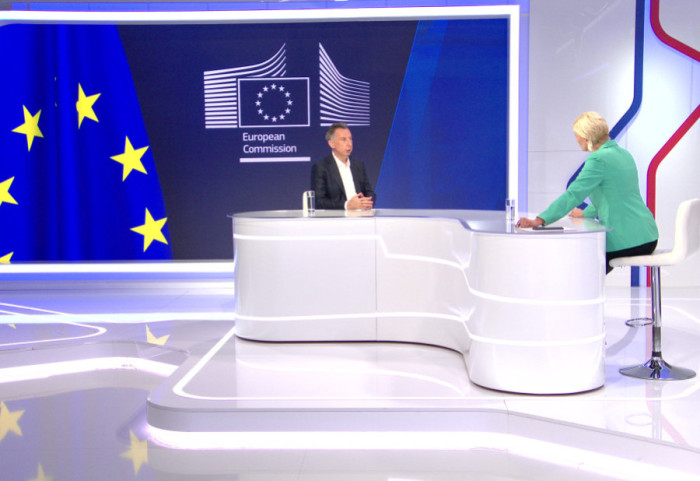 Zašto jača desnica: "Njen uspon izazvan migrantskim tokovima i ekonomskom krizom, mir Evrope krhak"