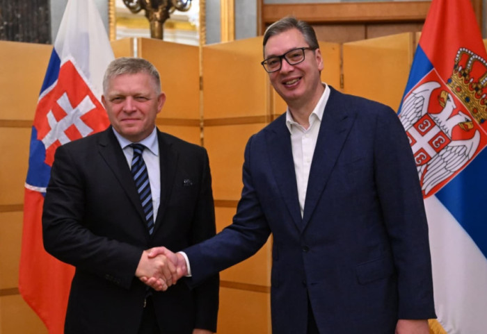 (FOTO) Vučić sa Ficom u Pekingu o političkoj situaciji u Evropi, potom se sastao sa kineskim privrednicima