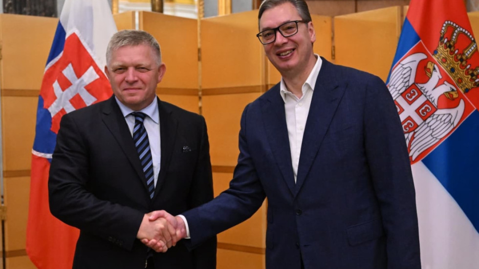 (FOTO) Vučić sa Ficom u Pekingu o političkoj situaciji u Evropi, potom se sastao sa kineskim privrednicima