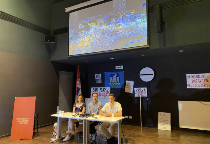 Studenti u blokadi: Narušena autonomija novosadskog univerziteta posle intervencije policije u kampusu