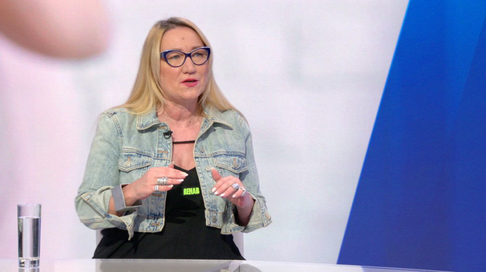 (VIDEO) Psihoterapeut za Newsmax Balkans: "Ekonomsko ropstvo žena je nevidljivo nasilje"
