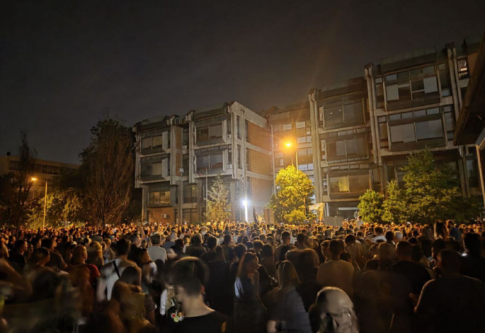 Protesti u Srbiji nakon sukoba studenata i građana sa policijom u Novom Sadu