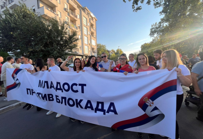 (FOTO) "Hoću mirno da živim": Okupljanja građana koji se protive blokadama u oko 120 opština i gradova