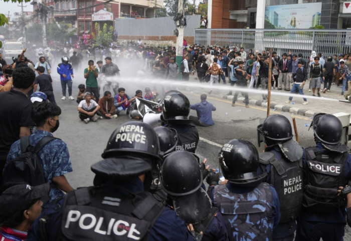 (FOTO) Najmanje 19 mrtvih na protestu generacije Z u Nepalu zbog zabrane društvenih mreža