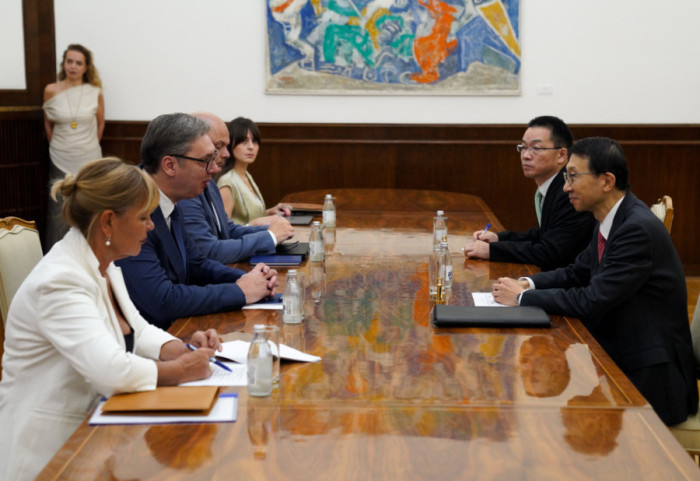 (FOTO) Vučić sa japanskim ambasadorom o jačanju ekonomskih veza, zajedničkim projektima i investicijama
